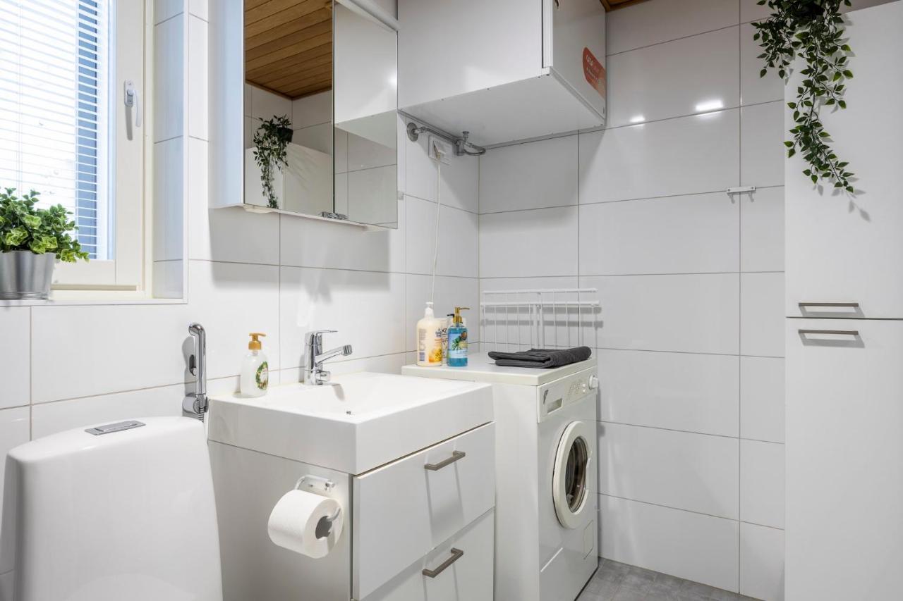 City Island Studio Apartment, 4 Beds, Street Parking, 3km To City Center, Bus Stop 200m Apartment *