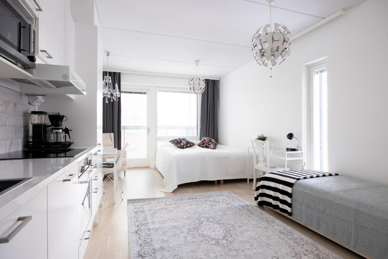 Apartment City Island Studio Apartment, 4 Beds, Street Parking, 3km To City Center, Bus Stop 200m *